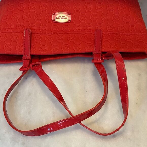 Michael Kors Logo Embossed Neoprene Large Tote - Picture 9 of 15